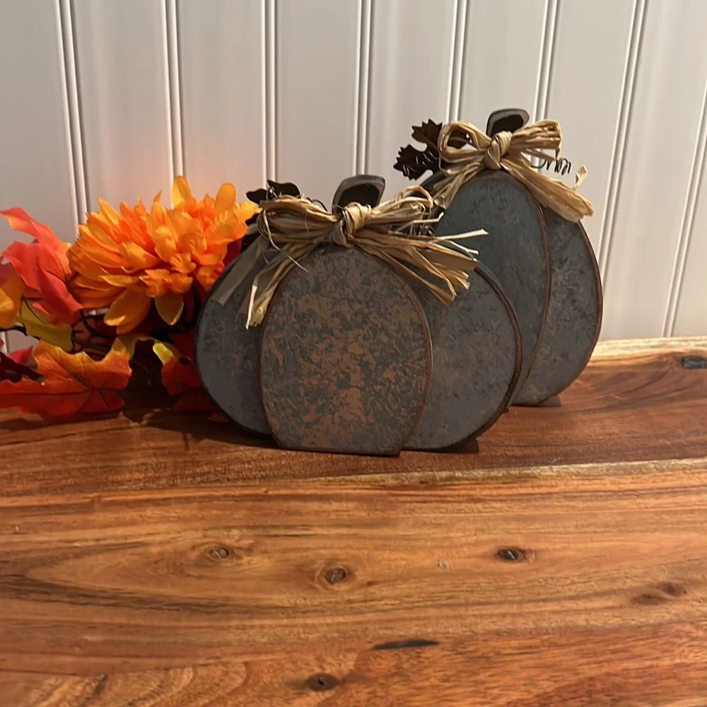☀️Clearance- Kirkland’s Home Chunky 3D Wood Metallic Tabletop Pumpkins 2 Pc Set - Picture 3 of 12